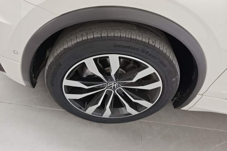 Used Volkswagen Tiguan L 2021 330TSI Automatic Two-Wheel Drive R-Line Enhanced Edition Left Front Wheel Hub