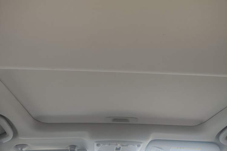 Used Infiniti Q50L 2018 2.0T Enjoyment Version China VI Standard Headliner