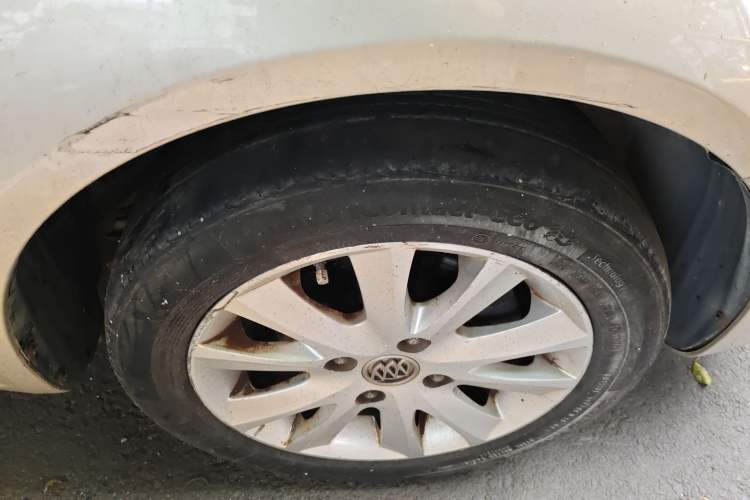 Used Buick Excelle 2013 1.5L Automatic Classic Model Right Front Wheel Hub