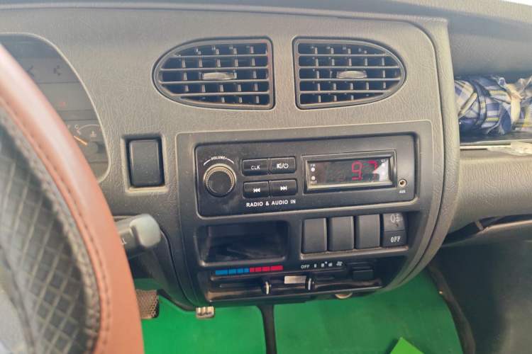 Used Dongfeng Xiaokang K07II 2013 1.0L Base Version Audio And AC Panel