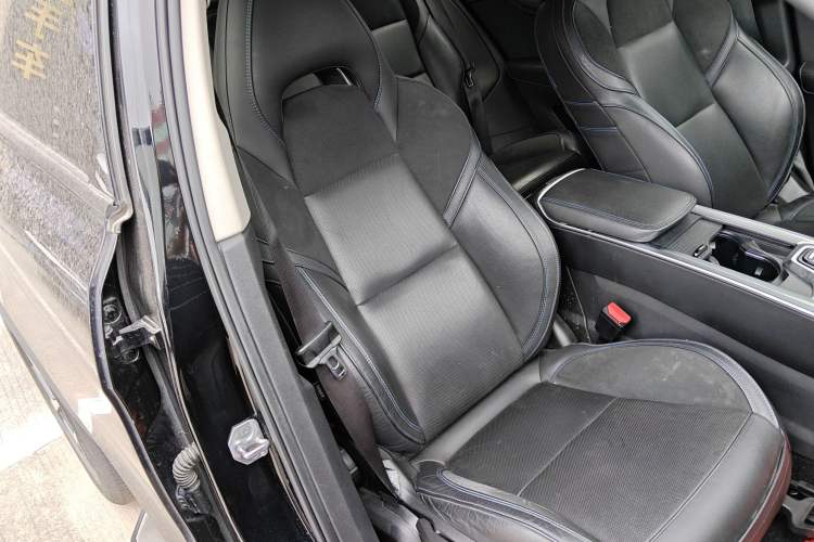 Used Lynk & Co 01 EM-P 2019 1.5T PHEV Jing Meeting China VI Emission Standards