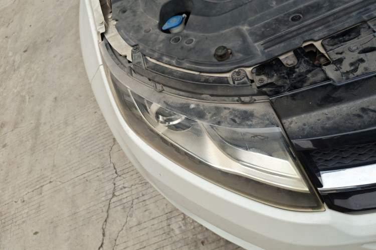 Used Land X7 2016 2.0T Panoramic Prestige Edition Right Front Headlight