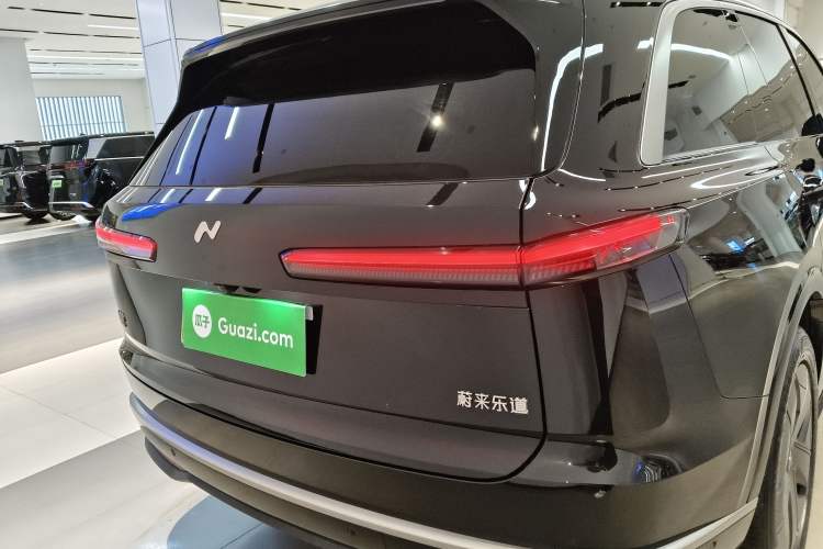 Used ONVO Luxeed L90 2025 Model—Ultra Six-Seater Version
