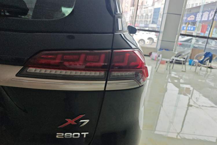 Used CHANGAN OSHAN X7 2020 1.5T Automatic Elite Edition Right Rear Taillight