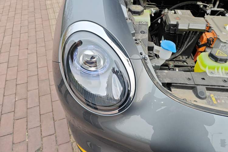 Used ORA Good Cat 2024 401 km Luxury Version Right Front Headlight