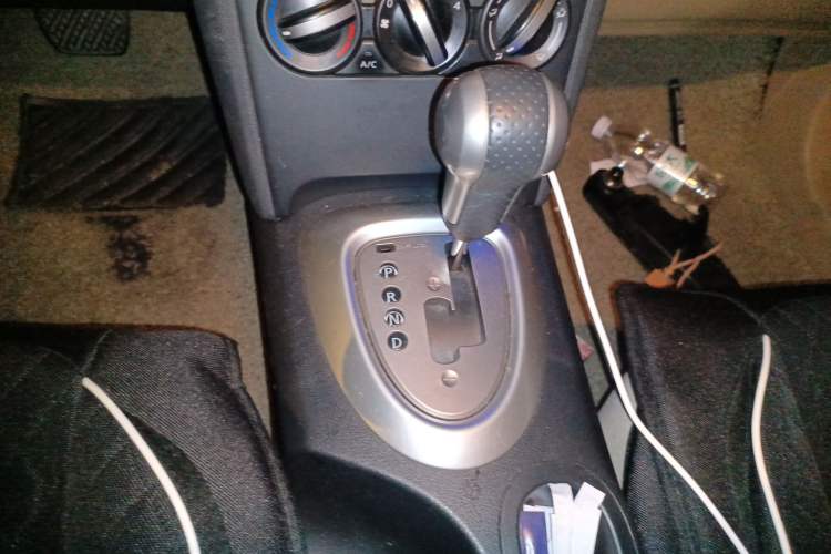 Used Nissan Qashqai 2015 2.0 XL Coolfire CVT 2WD Gear Lever