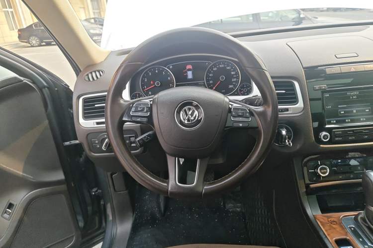Used Volkswagen Touareg  Steering Wheel