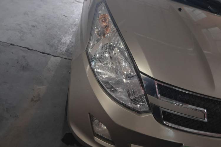 Used Wuling Rongguang V 2018 1.5L Standard Version Right Front Headlight
