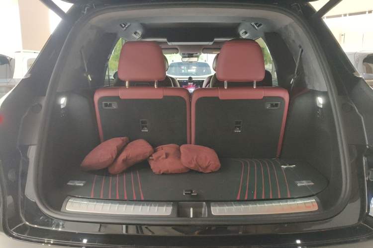 Used Hima AITO M8 2025 Model Pure Electric Max+ Six-Seat Four-Wheel-Drive Version