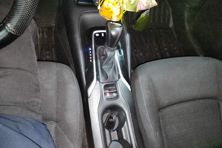 Used Toyota Levin 2019 Dual-Engine 1.8H E-CVT Sport Edition China V Standard Gear Lever