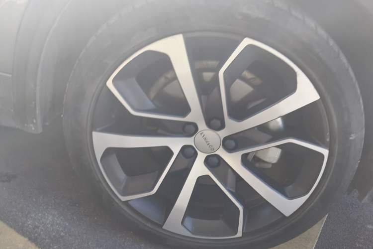 Used Lynk & Co 05 2020 2.0TD Four-Wheel Drive HypeHalo Right Front Wheel Hub