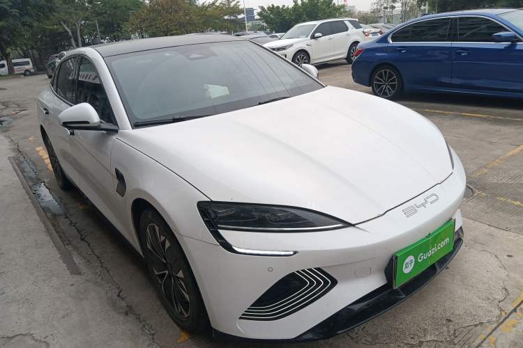 Used BYD Seal 2022 550 km Standard Range Rear-Wheel Drive Prestige Version
