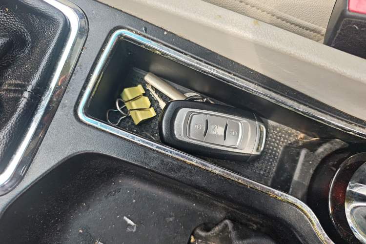 Used Geely Auto Emgrand 2016 Sedan 1.5L Manual Luxury Model
