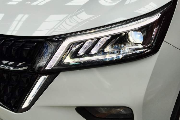 Used Wuling Asta 2021 1.5T CVT Starlight Edition Left Front Headlight