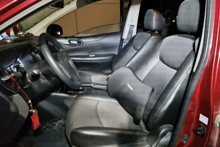 Used Nissan Tiida 2011 1.6L CVT Smart Version