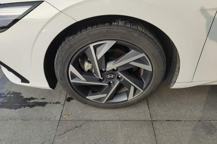 Used Hyundai Elantra 2023 1.5L CVT TOP Flagship Edition Exterior 4