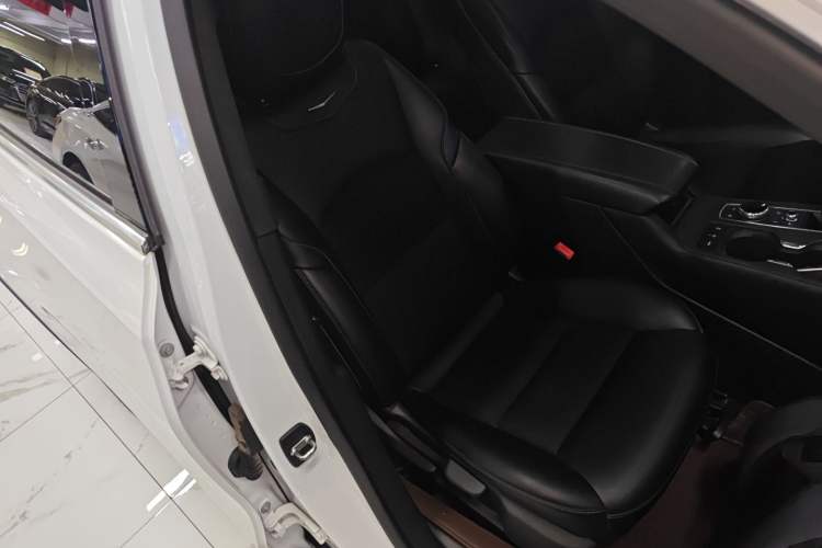 Used Cadillac XT4 2021 28T Two-Wheel Drive Tech Edition