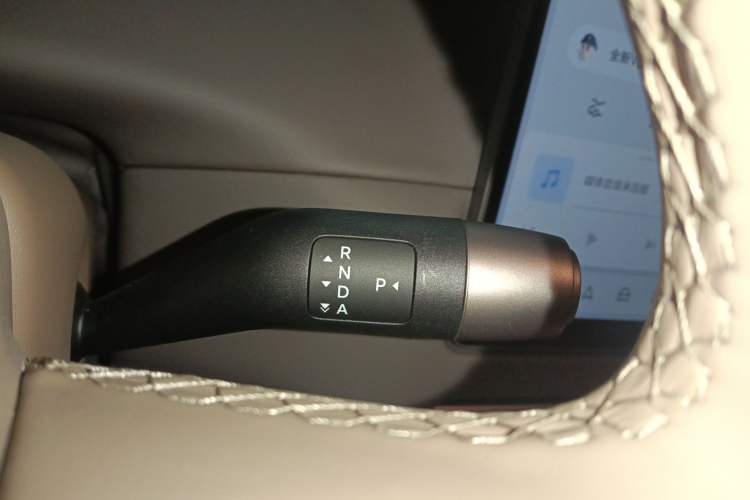 Used Li Auto Li Auto i6 2025 Model Four-Wheel-Drive Standard Type
