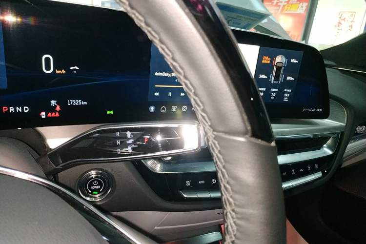 Used Cadillac LYRIQ 2022 Rear-Drive Long-Range Luxury Edition
