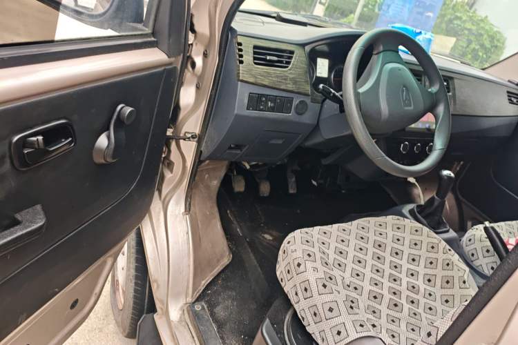 Used Jinbei Hiace X30 2020 1.5L Van Super-Enjoyment Model China VI Standard SWC15M
