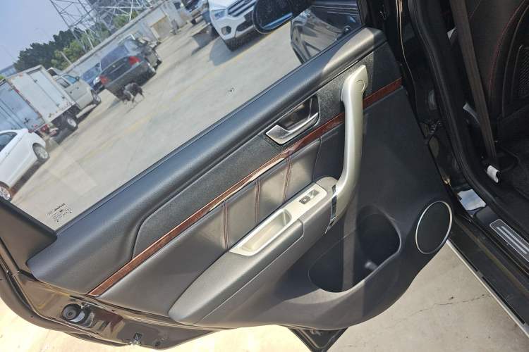 Used Haval H6 2015 Revised Version Sport Edition 1.5T Manual Transmission Two-Wheel Drive Elite Grade