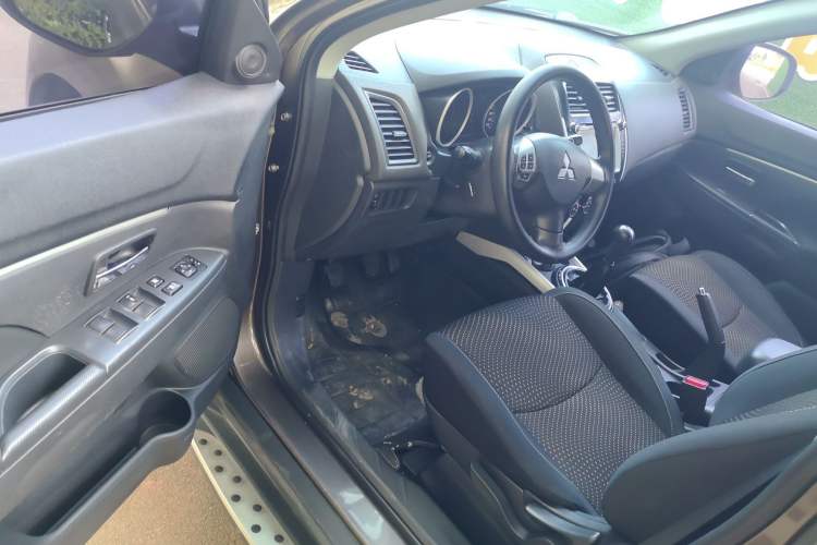 Used Mitsubishi ASX 2013 1.6L Manual Two-Wheel Drive Standard Edition
