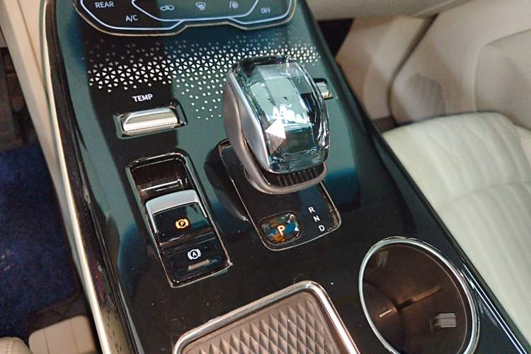 Used FORTHING Xinghai V9 2024 1.5TD 200km Qingyunti Series Premium Version Gear Lever