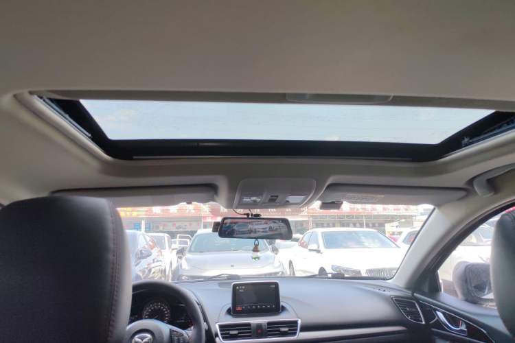 Used Mazda 3 Axela 2016 Sedan 2.0L Automatic Sport Model