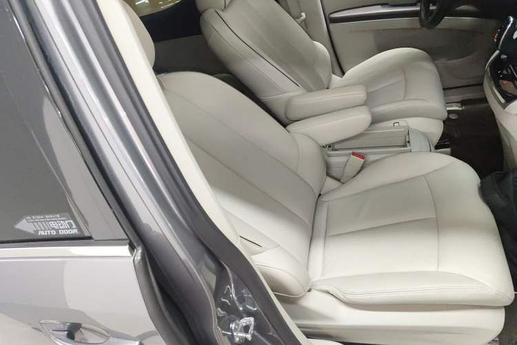 Used Buick GL8 2021 Land Cruiser Executive Class 652T Luxury Model