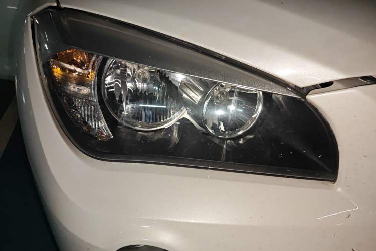 Used BMW X1 2015 sDrive18i Fashion Upgrade Edition Right Front Headlight