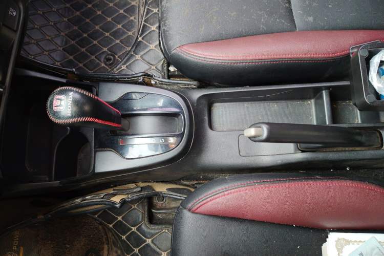 Used Honda Fit 2016 1.5L LXS CVT Comfort Sunroof Version
