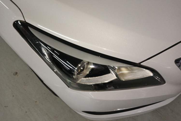 Used Hyundai Mistra 2014 1.8L Automatic Smart GLS Right Front Headlight