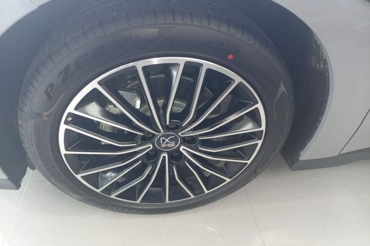 Used BYD Han 2025 DM-i 125KM LiDAR-Powered Intelligent Driving Model Left Front Wheel Hub