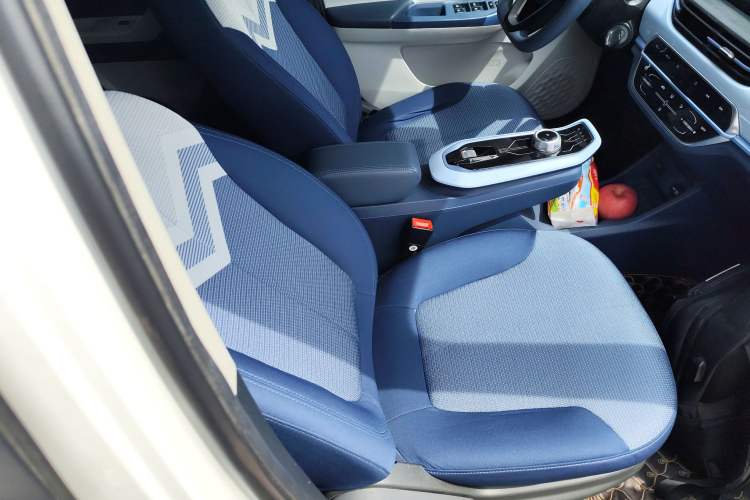 Used CHANGAN Benni E-Star 2022 Qingxin Edition Colorful Model Lithium Iron Phosphate Right Front Seat