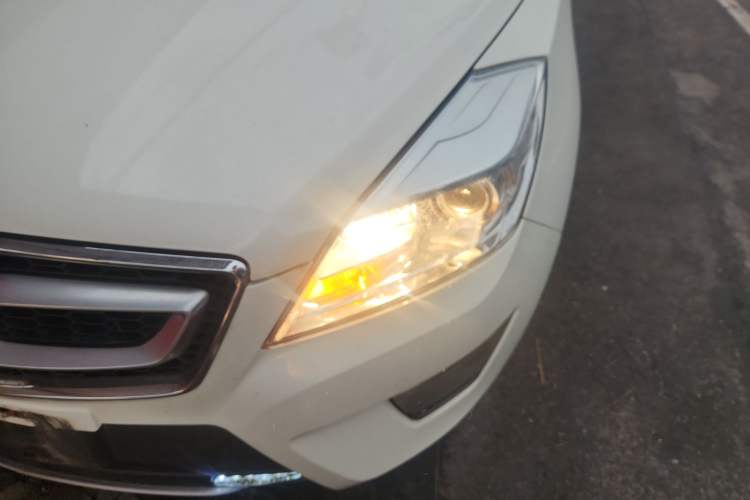 Used BAIC Senova X65 2015 2.0T automatic comfort version
