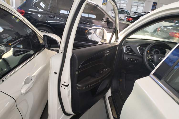 Used GAC Trumpchi GS5 2021 Advanced Model 270T Tech Smart Edition Left Front Door Interior