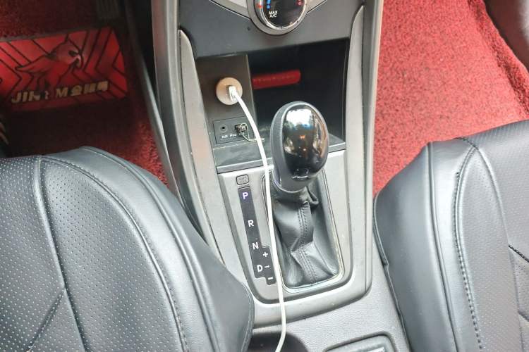Used Hyundai Elantra (5th Generation / Langdong) 2012 1.6L Automatic Fashion Edition Gear Lever