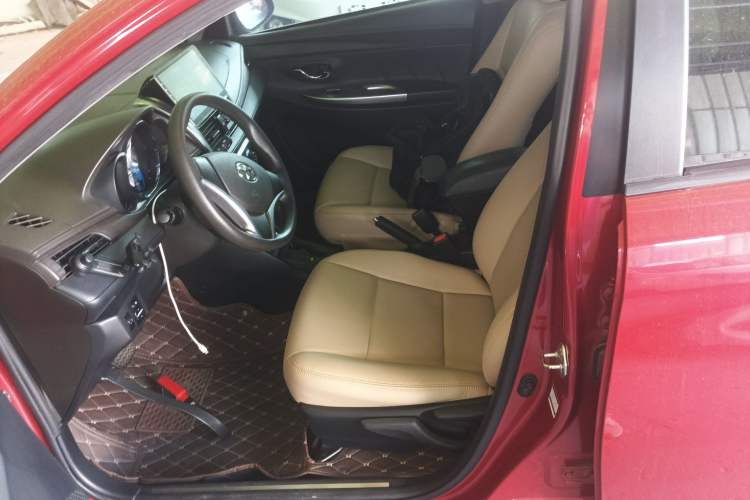 Used Toyota YARiS L Zhi Xuan 2015 1.5E Automatic Charm Edition
