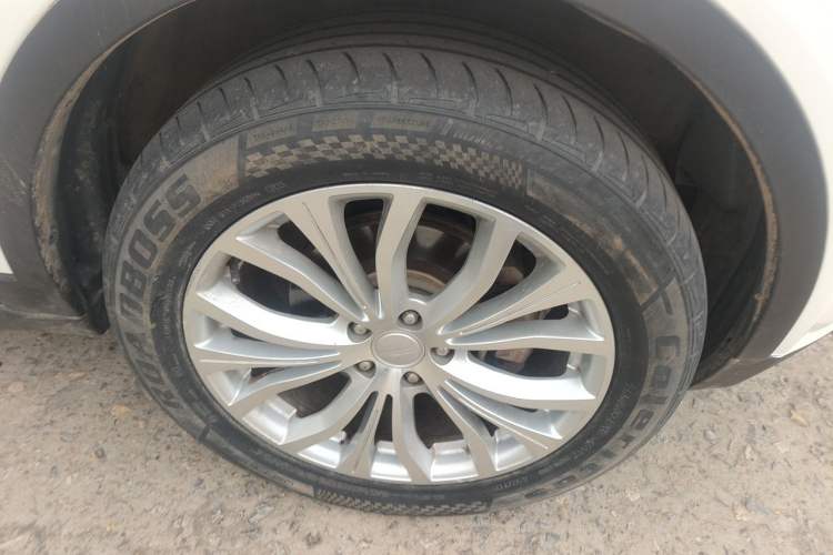 Used Land X7 2015 2.0T Panoramic Prestige Edition
