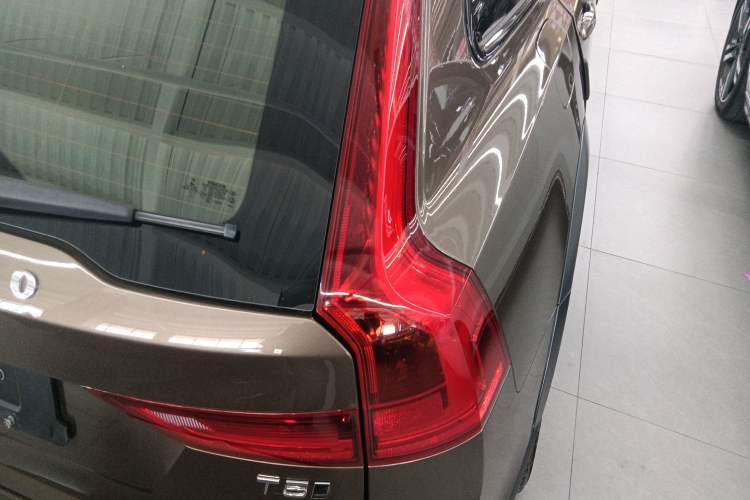 Used Volvo V90 2017 Cross Country T5 AWD Prestige Edition