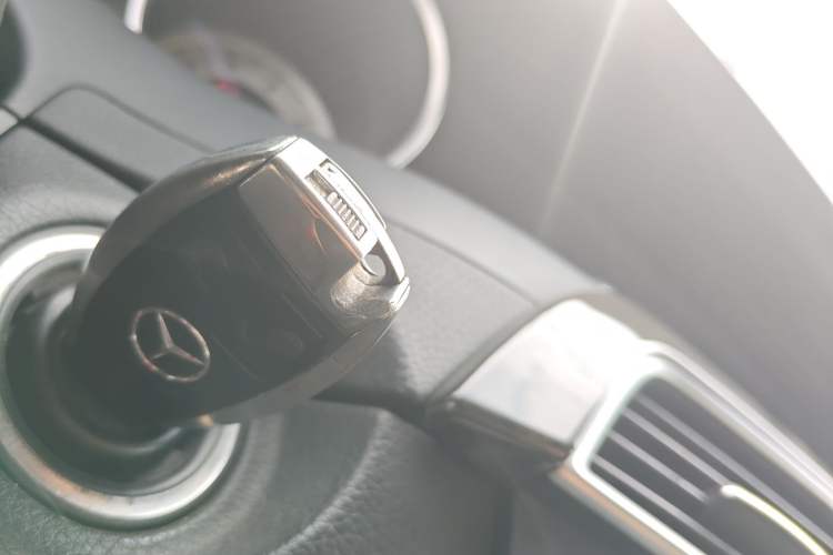 Used Mercedes-Benz C-Class 2011 C 200 CGI Fashion Model Vehicle Key