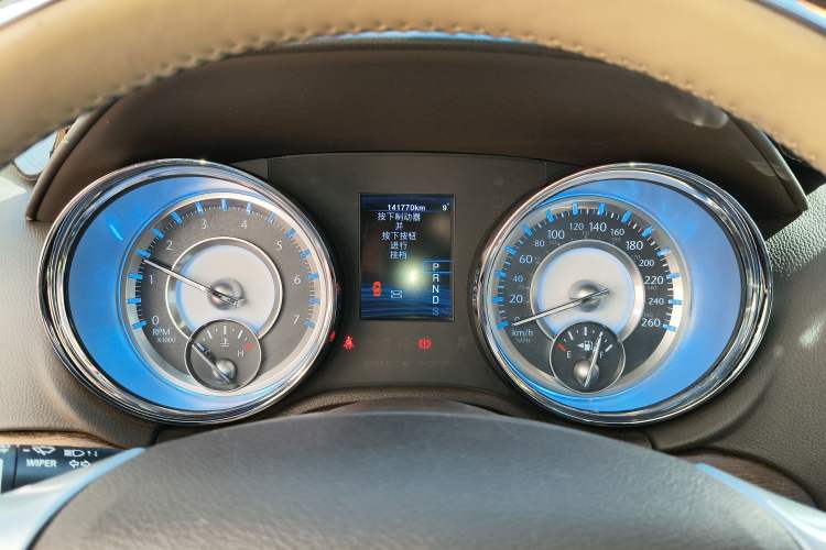 Used Chrysler 300C 2012 3.6L Luxury Edition
