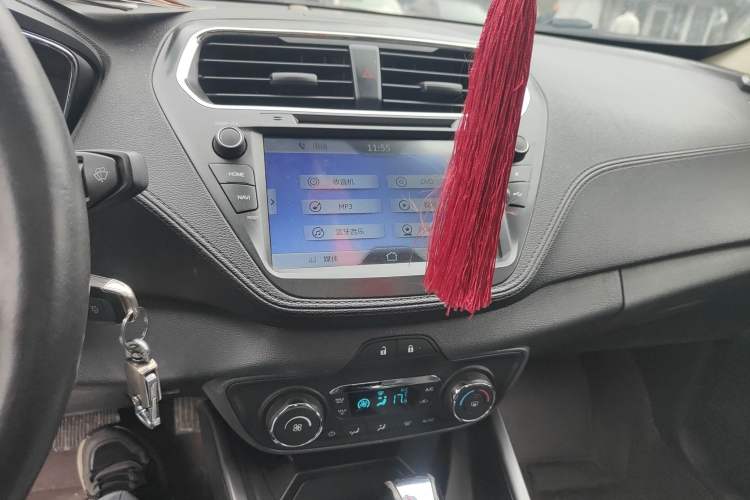 Used Ford Escort 2015 1.5L Automatic Fashion Model Audio And AC Panel