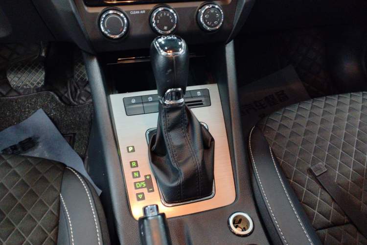 Used Skoda Octavia 2018 TSI230 DSG Luxury Edition