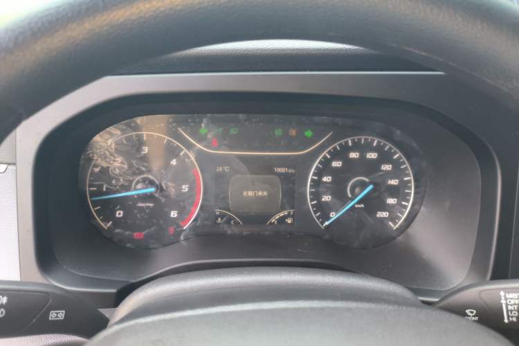 Used JMC Fushun 2023 2.0T Manual Short-Wheelbase Mid-Height Commercial Multi-Purpose 5-Seater Passenger Vehicle Instrument Cluster