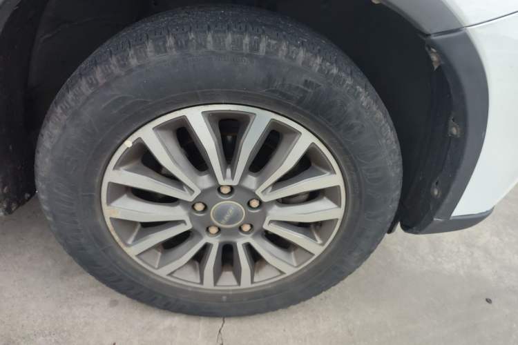 Used Haval H6 2015 Sport Edition 1.5T Automatic Two-Wheel Drive Luxury Model Right Front Wheel Hub