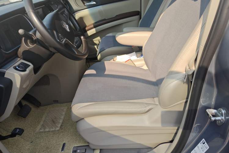 Used Buick GL8 2018 28T Luxury Model China VI Standard
