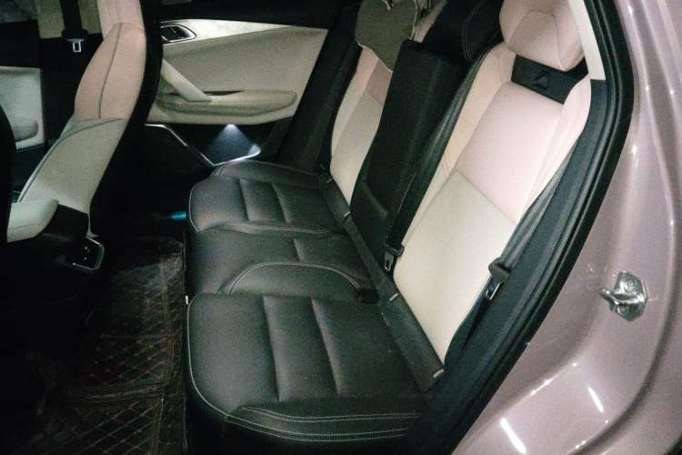 Used Lynk & Co 06 2021 1.5T Shero Pink Special Edition