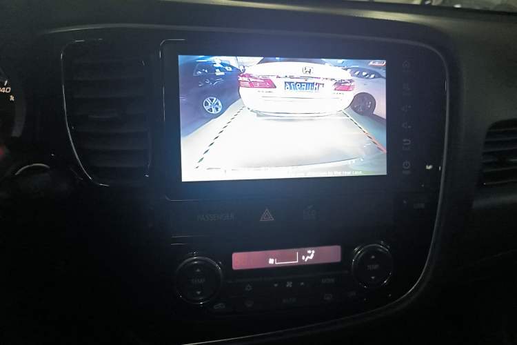 Used Mitsubishi Outlander 2018 2.0L Two-Wheel-Drive Jiale Edition 7-Seater