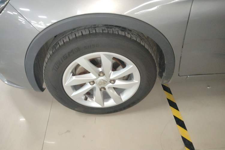 Used Baojun 310W 2017 1.5L Manual Fashion Model China V
